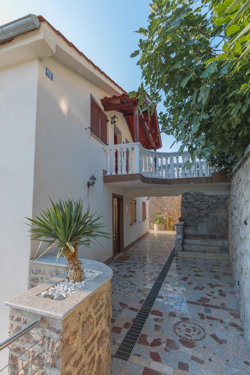 לובראן Apartments Micic מראה חיצוני תמונה