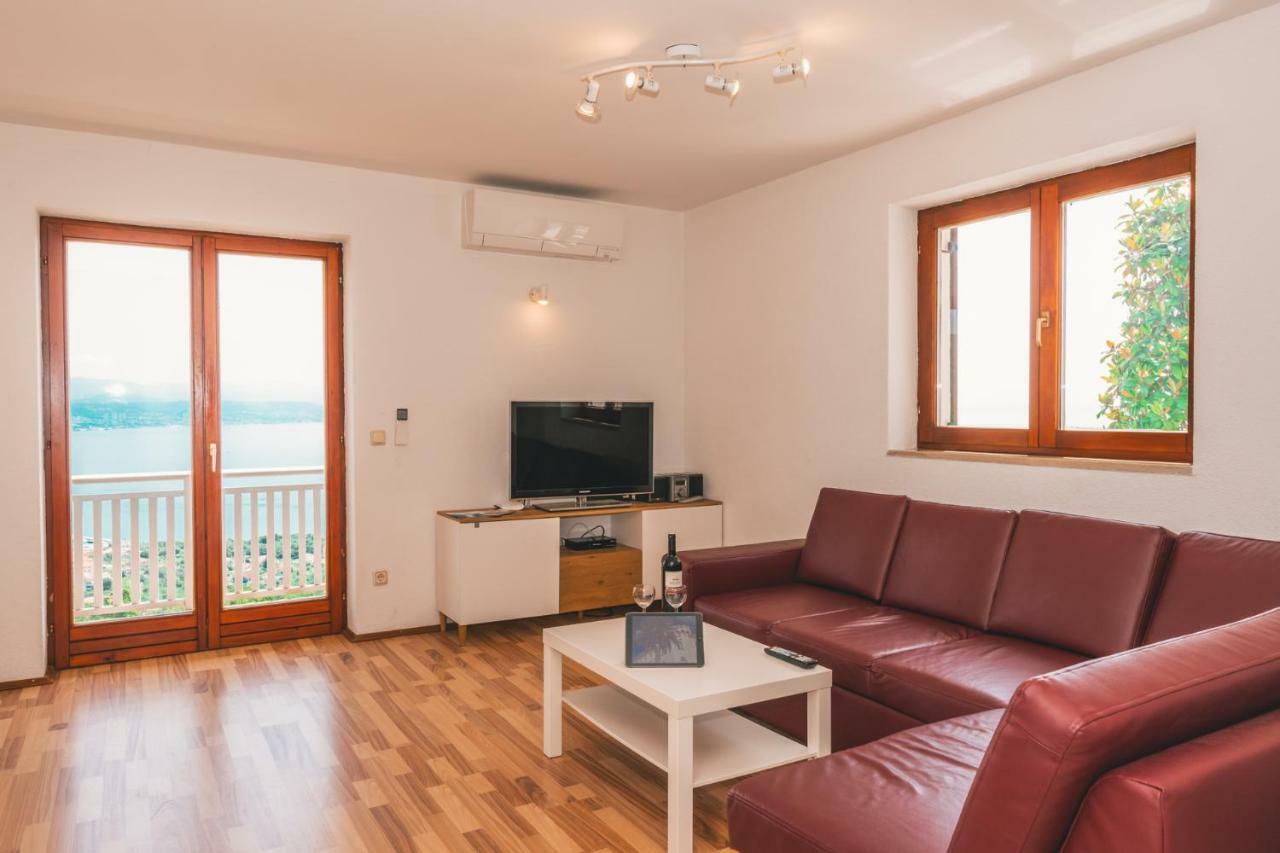 לובראן Apartments Micic מראה חיצוני תמונה