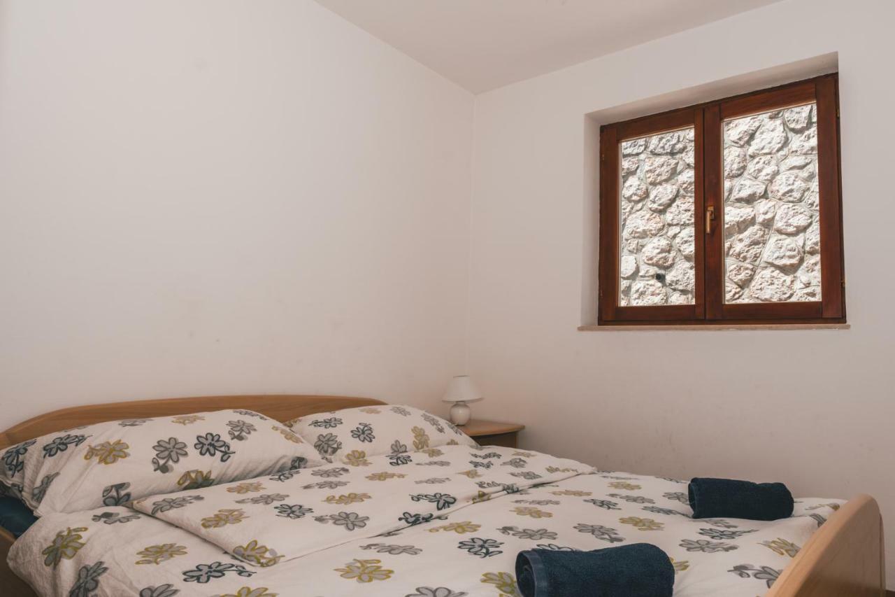לובראן Apartments Micic מראה חיצוני תמונה