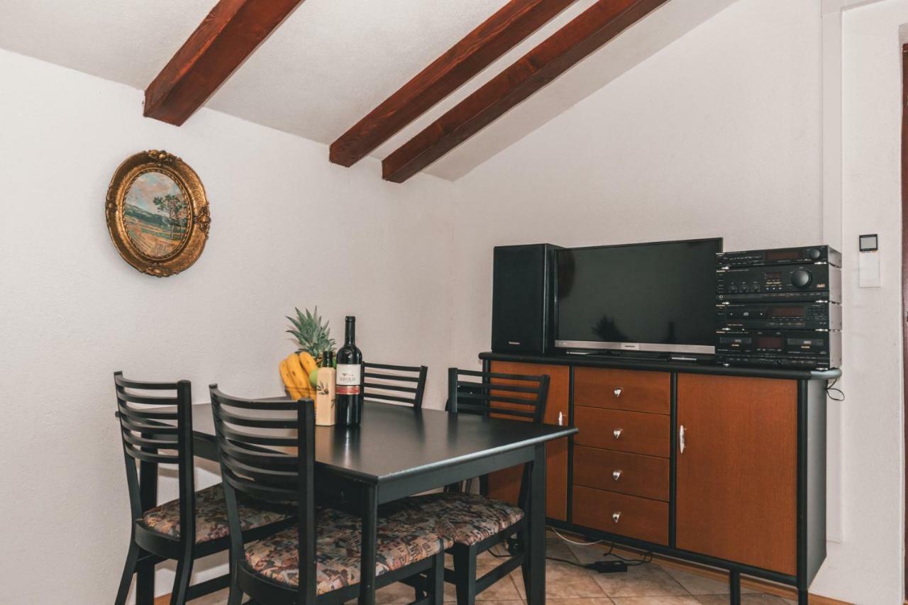 לובראן Apartments Micic מראה חיצוני תמונה